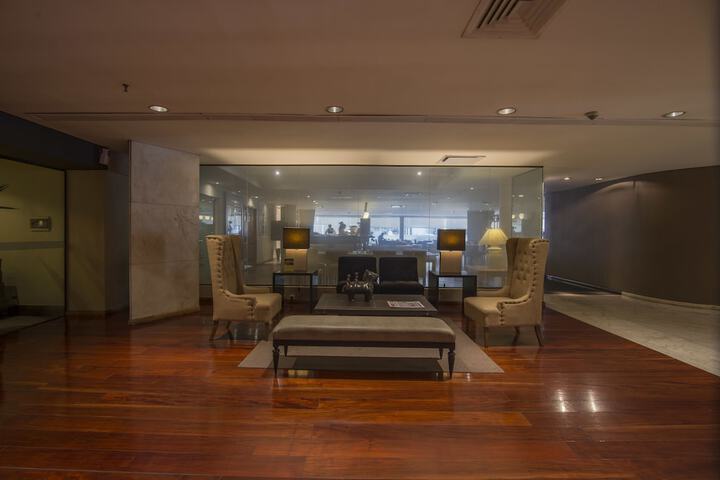 Entrance & Lobby