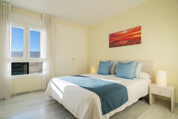 Room 2 of 27