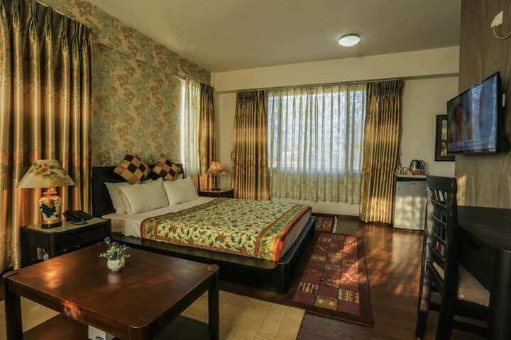 Room 16 of 32