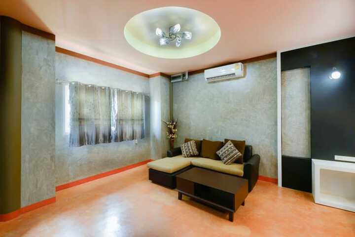 Room 53 of 90