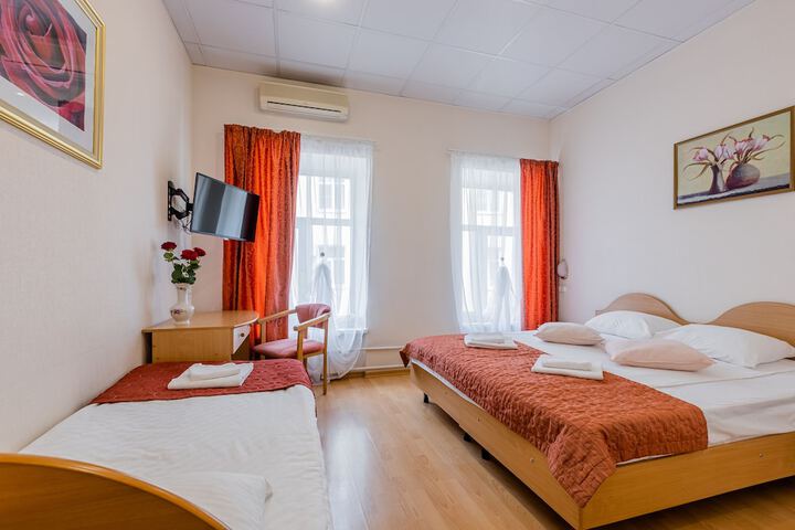 Room 8 of 48