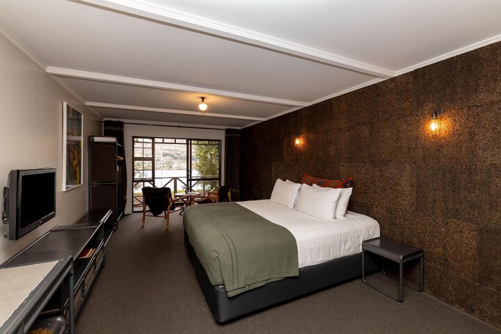 Room 21 of 64