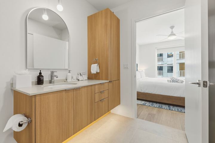 Room 40 of 184