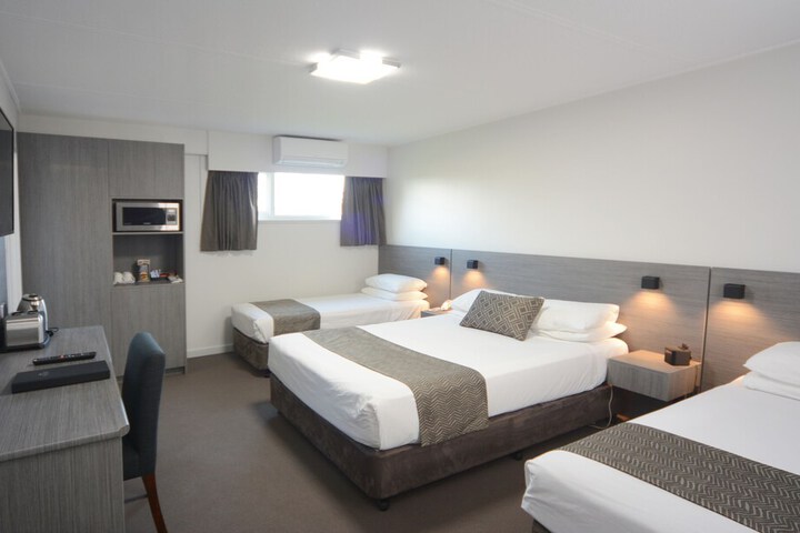 Room 17 of 60