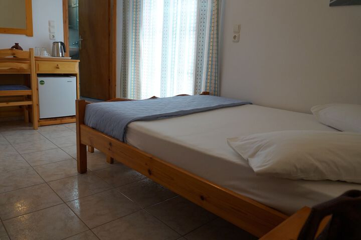 Room 8 of 42