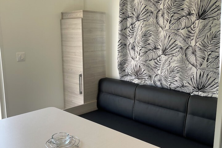 Room 12 of 21