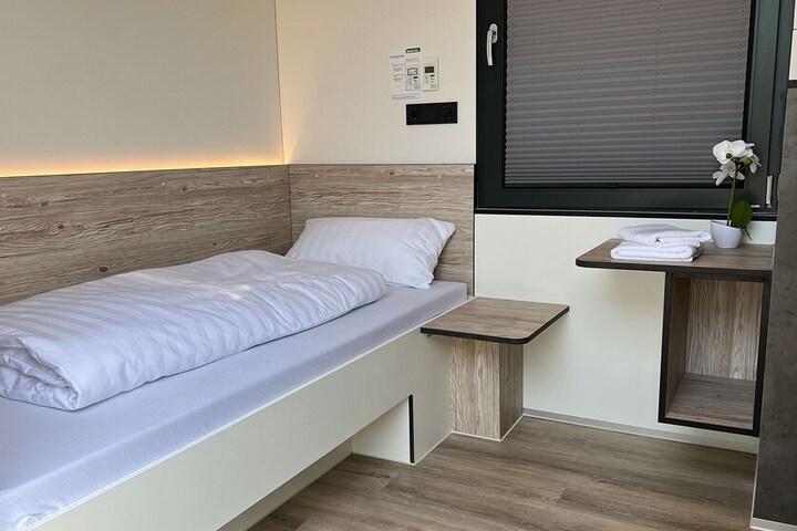 Room 5 of 15