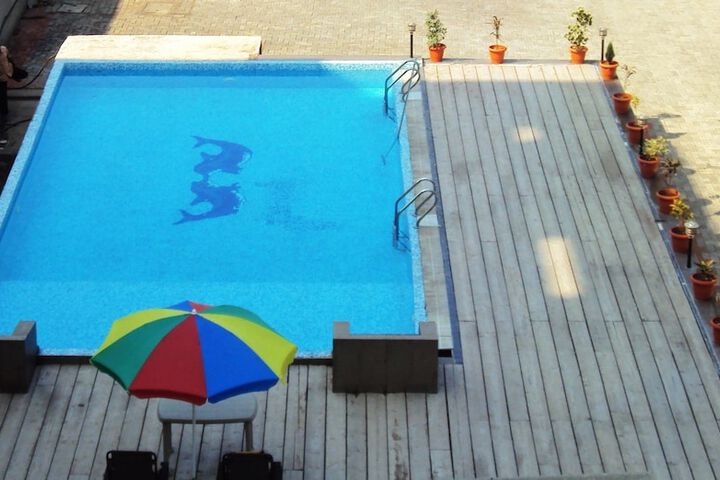 Pool Hotel