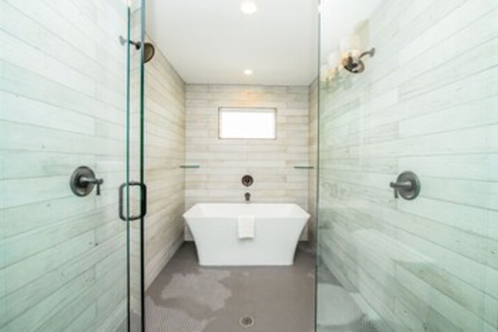 Room 6 of 25