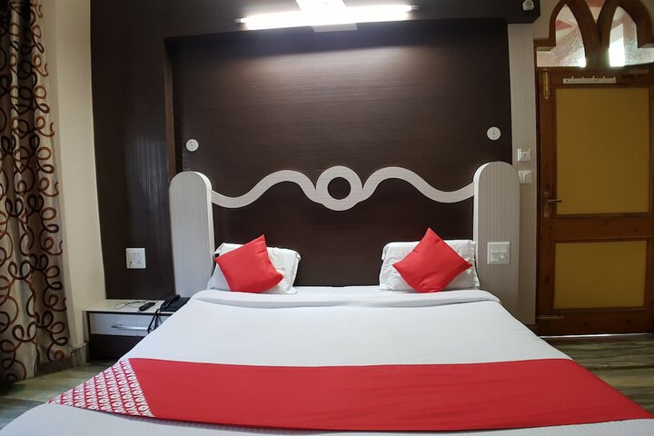 Room 11 of 14