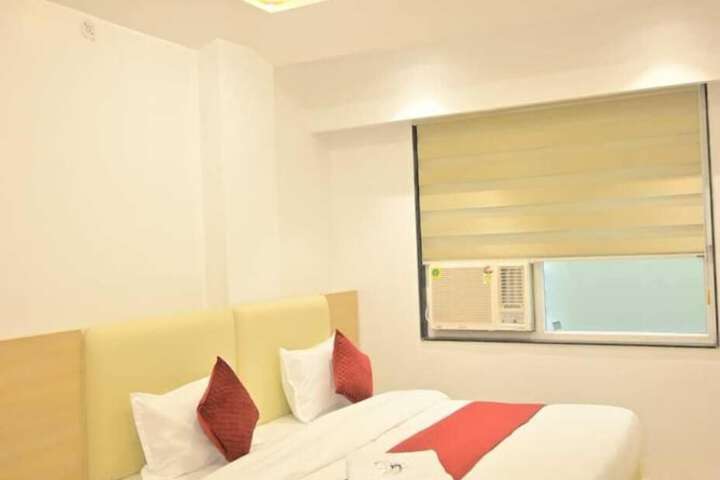 Room 12 of 36