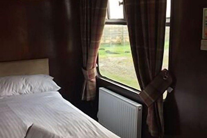 Room 5 of 25