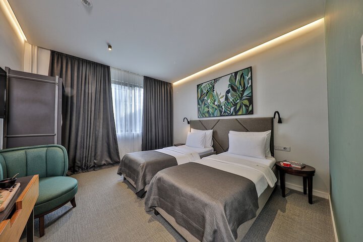 Room 10 of 70