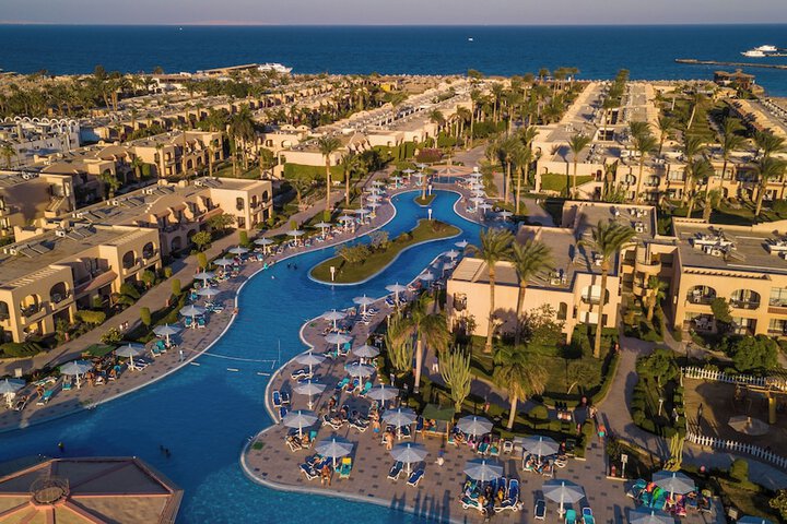 Hotel with Pool