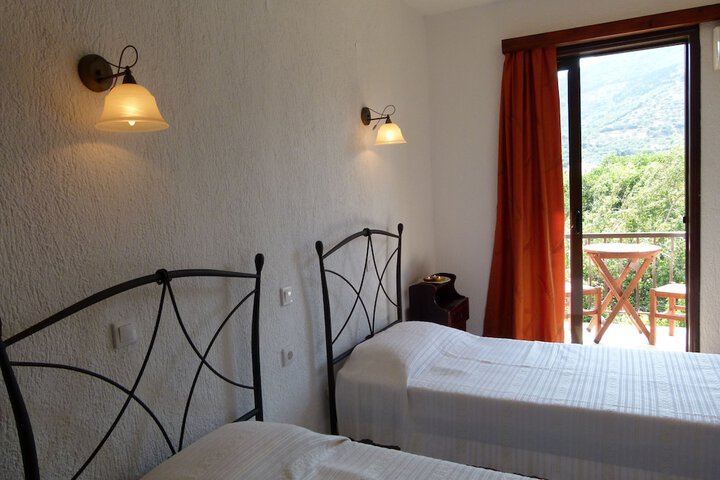 Room 8 of 20