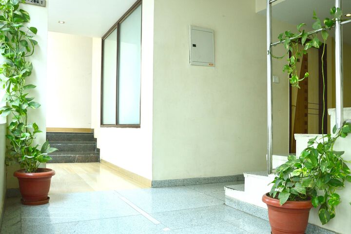 Ballroom/Hall 28 of 30