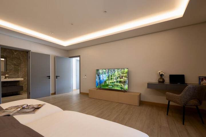 Room 46 of 211