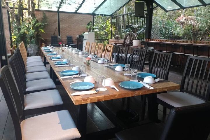 Dining 78 of 108