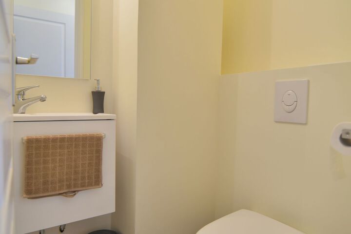 Room 4 of 26
