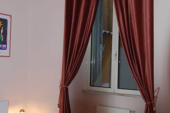 Room 2 of 17