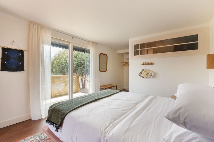 1 Queen Bed (9 of 38)