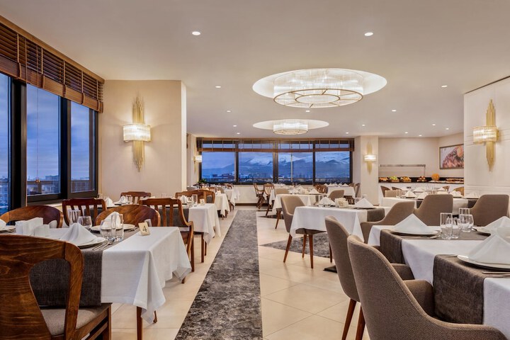 Breakfast/Coffee Service 26 of 41