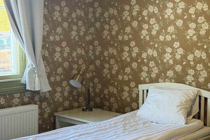 Room 14 of 60