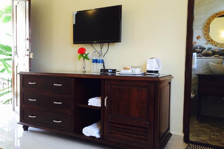 Room 8 of 40