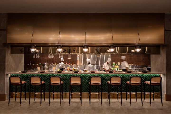 Dining 46 of 65