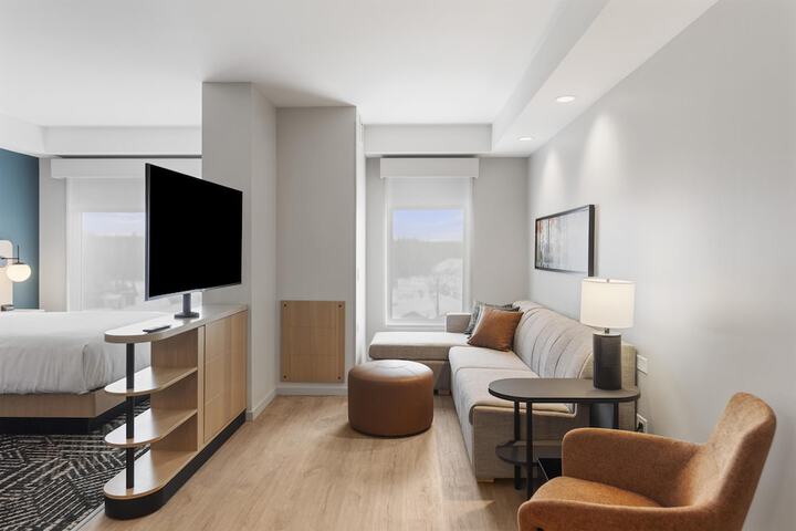 Room 27 of 103