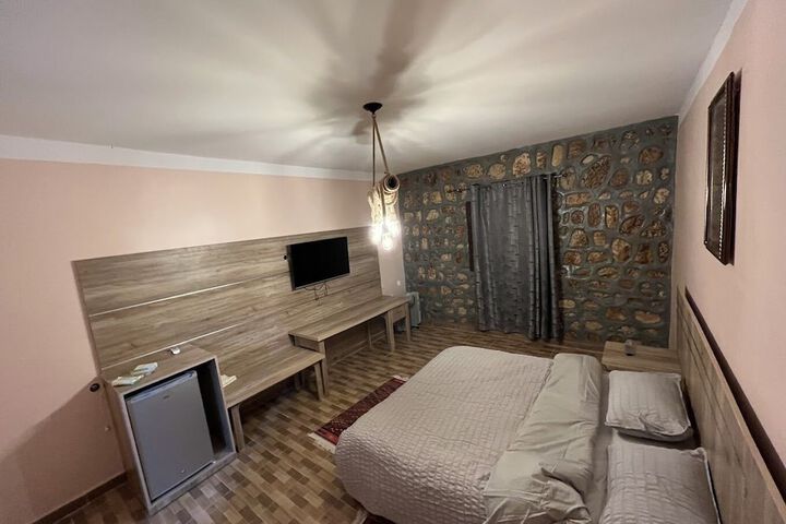Room 9 of 20