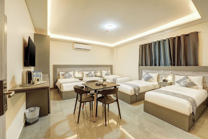 Room 29 of 34