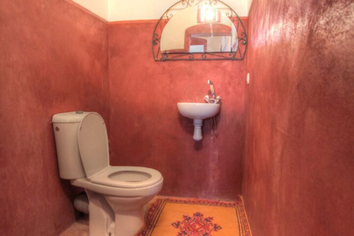 Clean Restrooms