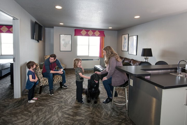Family Room King and Bunk Bed (3 of 14)
