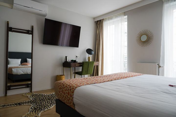 Room 5 of 26