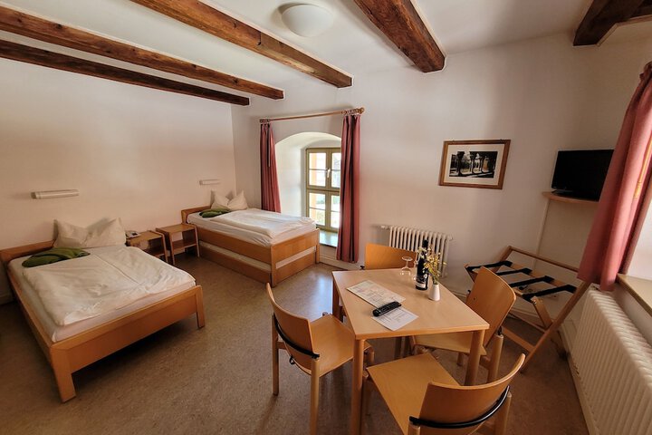 Room 9 of 36