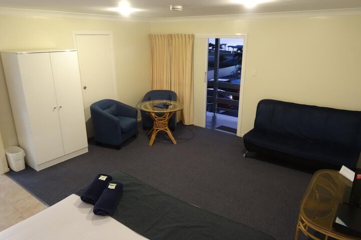 Room 9 of 24
