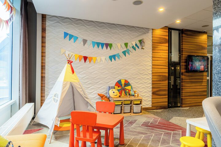 Entrance & Lobby