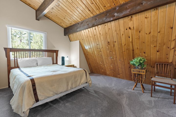 Room 4 of 20