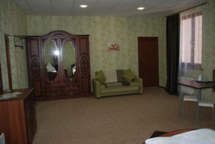 Room 17 of 24