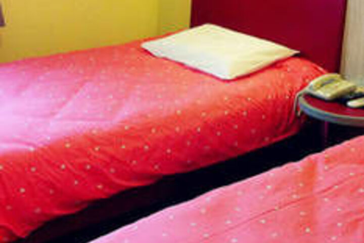 Room 8 of 10