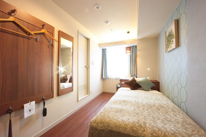 Room 7 of 93