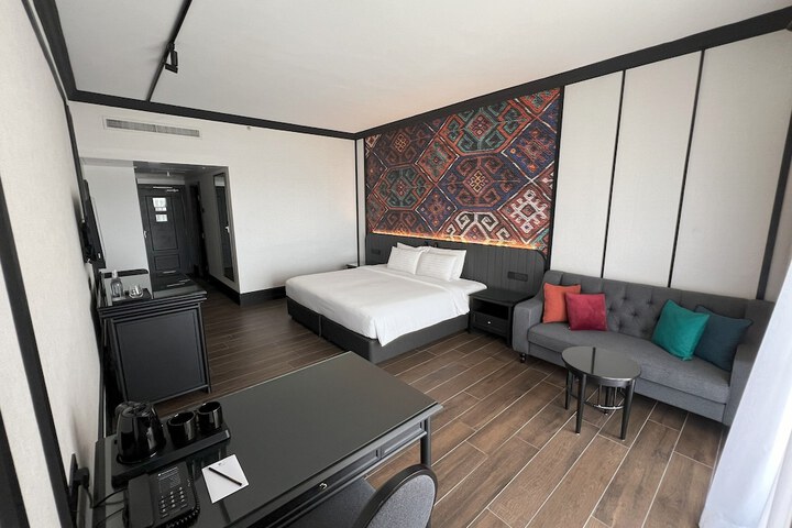 Room 15 of 79