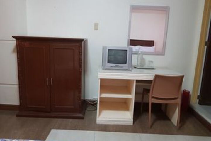 Room 34 of 44