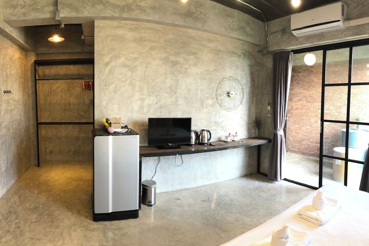 Room 9 of 36