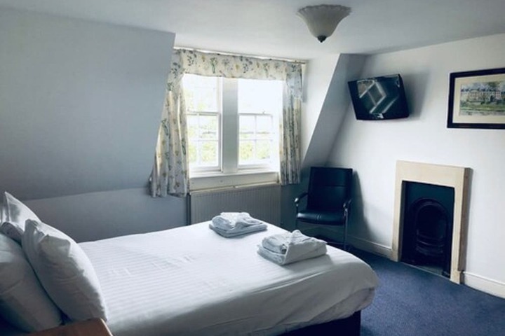 Room 8 of 31