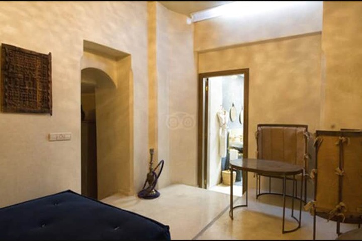 Room 25 of 48