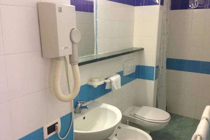 Room 15 of 31