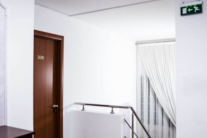 Ballroom/Hall 53 of 60