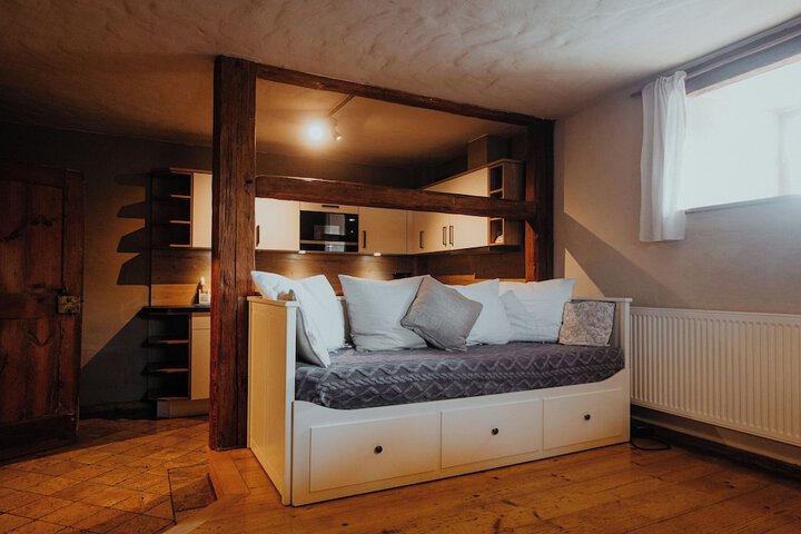 Room 40 of 85